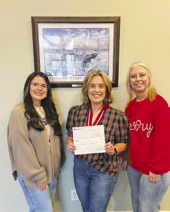 BOM Bank was proud to continue our support of the Many Christmas Festival. This annual event includes a parade, food trucks, vendors, entertainment, giveaways, and fireworks. Pictured left to right: Ashley Parrie, Crystal Hable, and BOM’s Tiffany Miller.