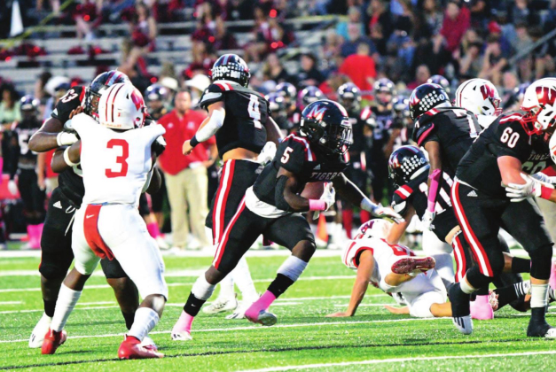 Many’s winning streak extended to four after homecoming outing against Winnfield Tigers