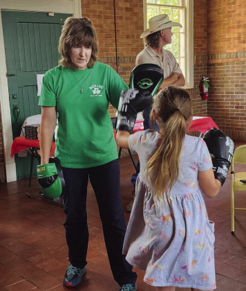 Globally known woman boxer Deirdre Gogarty visits Many Train Depot