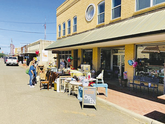 Sale on the Trail seeking vendors
