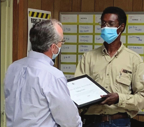 Hornbeck lineman Dincel Newton receives AEP Hero Award, expression of commendation
