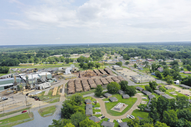 Weyerhaeuser’s Zwolle operation is detailed in this bird’s eye view.