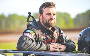 Dillard navigates racing, business in busiest World of Outlaws season