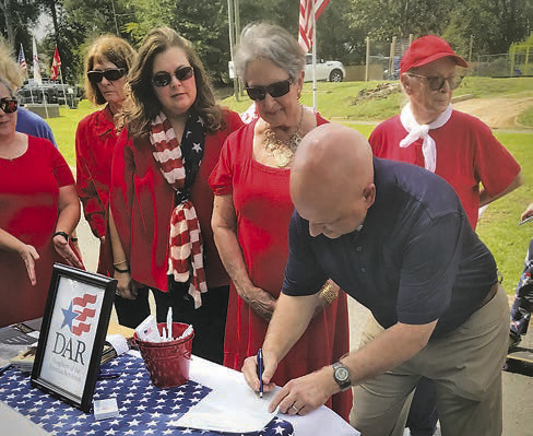 Town of Many Mayor Robert Hable recognizes Constitution Week