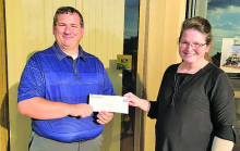 Sabine State Bank donates to Many High Tiger Band
